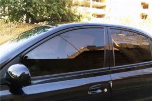 شیشه دودی خودرو اصفهان